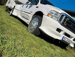 Weiß Gebraucht 2004 Ford V8 SUV | 66.900 €