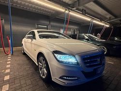 Weiß Gebraucht 2011 Mercedes CLS350 Limousine | 19.000 €
