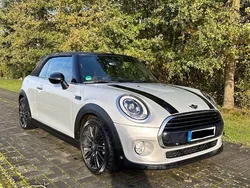 Weiß Gebraucht 2017 Mini Cooper Kleinwagen | 16.900 € (Etwas zu teuer)