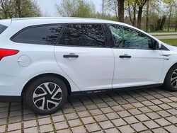Weiß Gebraucht 2015 Ford Focus Kombi | 6.300 € (Fairer Preis)