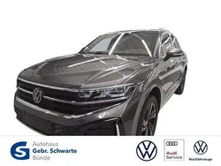 Grau Gebraucht 2024 VW Touareg R-line SUV | 70.740 € (Teuer)