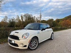 Weiß Gebraucht 2010 Mini John Cooper Works Kleinwagen | 9.700 € (Fairer Preis)