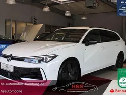 Pure white Gebraucht 2024 VW Passat R-line Kombi | 41.900 € (Teuer)