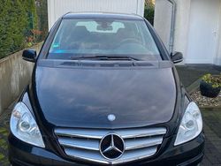 Schwarz Gebraucht 2010 Mercedes B180 Van / Kleinbus | 3.100 € (Fairer Preis)
