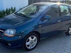 Blau Gebraucht 2002 Nissan Almera Tino Van / Kleinbus | 2.700 €