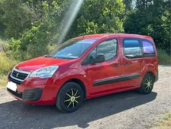 Rot Gebraucht 2018 Peugeot Partner Tepee Active Van / Kleinbus | 6.900 € (Superpreis)