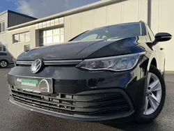 Deep black Gebraucht 2021 VW Golf VIII Life Kombi | 22.740 € (Guter Preis)