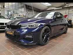 Blau Gebraucht 2020 BMW 330 M Performance Limousine | 34.800 € (Fairer Preis)