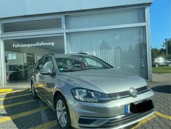 Silber Gebraucht 2018 VW Golf VII Comfortline Kombi | 9.400 € (Guter Preis)