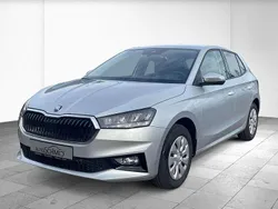 Brilliantsilber metallic Gebraucht 2024 Skoda Fabia Essence Limousine | 16.580 € (Guter Preis)