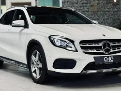 Weiß Gebraucht 2018 Mercedes GLA180 AMG line SUV | 19.490 € (Fairer Preis)