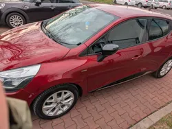 Rot Gebraucht 2018 Renault Clio IV LIMITED Kleinwagen | 8.200 € (Guter Preis)