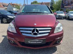 Rot Gebraucht 2011 Mercedes B200 Van / Kleinbus | 2.750 € (Fairer Preis)