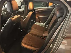 Grau Gebraucht 2017 Opel Astra Business Limousine | 9.400 € (Fairer Preis)