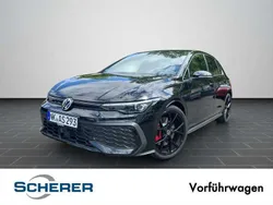 Grenadillschwarz metallic (metallic) Gebraucht 2025 VW Golf VIII GTI Limousine | 43.430 € (Guter Preis)