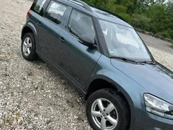Grau Gebraucht 2015 Skoda Yeti Active SUV | 8.694 € (Superpreis)