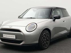 Grau Gebraucht 2024 Mini Cooper Favoured Kleinwagen | 29.884 € (Etwas zu teuer)