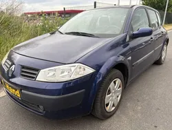 Blau Gebraucht 2004 Renault Mégane II Authentique Limousine | 2.490 € (Etwas zu teuer)