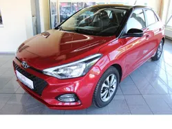 Red passion / black / mic Gebraucht 2019 Hyundai i20 Trend Limousine | 13.111 € (Fairer Preis)