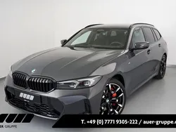 Grau Gebraucht 2024 BMW 330 Performance Kombi | 59.970 €
