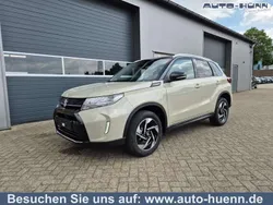 Savannah ivory metallic Neu 2025 Suzuki Vitara Comfort+ SUV | 23.990 € (Superpreis)