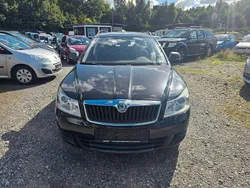Schwarz Gebraucht 2011 Skoda Octavia Classic Kombi | 5.990 € (Superpreis)