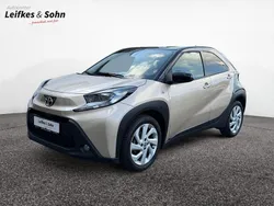 Ginger beige / night sky black Gebraucht 2022 Toyota Aygo Pulse Kleinwagen | 14.980 € (Fairer Preis)