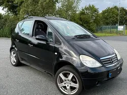 Schwarz Gebraucht 2000 Mercedes A190 Kleinwagen | 899 € (Guter Preis)