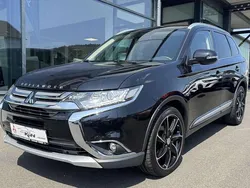 Pantherschwarz Gebraucht 2017 Mitsubishi Outlander Edition SUV | 14.990 € (Guter Preis)