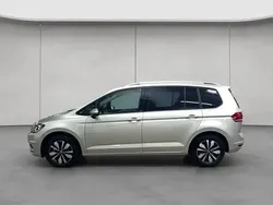 Ivory silver metallic Gebraucht 2023 VW Touran Move Van / Kleinbus | 32.290 € (Guter Preis)