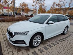 Weiß Gebraucht 2021 Skoda Octavia Ambition Kombi | 19.500 € (Fairer Preis)