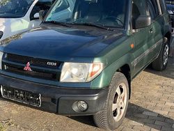Grün Gebraucht 2001 Mitsubishi Pajero SUV | 4.199 € (Fairer Preis)