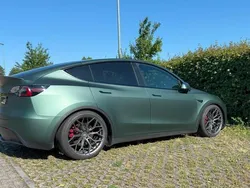 Weiß Gebraucht 2023 Tesla Model Y Long Range SUV | 43.999 €