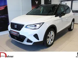 Candy weiß / midnight schwarz Gebraucht 2023 Seat Arona Xperience SUV | 21.980 € (Fairer Preis)