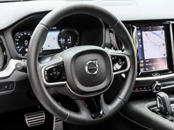 Weiß Gebraucht 2021 Volvo V60 R-Design Kombi | 33.640 € (Etwas zu teuer)