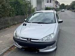 Silber Gebraucht 2009 Peugeot 206 Kleinwagen | 3.100 €