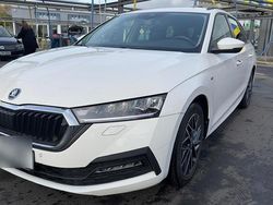 Weiß Gebraucht 2022 Skoda Octavia Clever Kombi | 19.900 € (Superpreis)