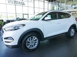 Weiß Gebraucht 2017 Hyundai Tucson Style SUV | 17.499 € (Fairer Preis)