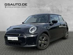 Midnight black ii (schwarz) Gebraucht 2022 Mini Cooper SE Essential Kleinwagen | 15.900 € (Superpreis)