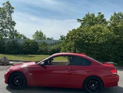 Rot Gebraucht 2007 BMW 325 Coupé | 13.900 €