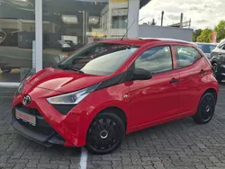 Rot Gebraucht 2021 Toyota Aygo Business Edition Kleinwagen | 10.880 € (Teuer)