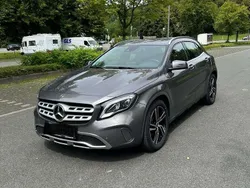Grau Gebraucht 2018 Mercedes GLA180 Urban SUV | 18.500 € (Fairer Preis)