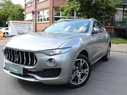 Grau Gebraucht 2017 Maserati Levante SUV | 34.490 € (Fairer Preis)
