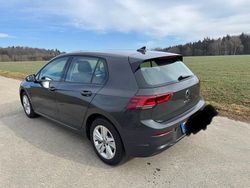 Grau Gebraucht 2024 VW Golf Life Limousine | 20.000 € (Guter Preis)