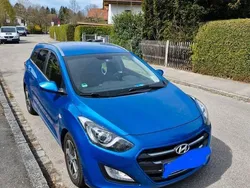Blau Gebraucht 2016 Hyundai i30 Comfort Kombi | 9.999 € (Fairer Preis)
