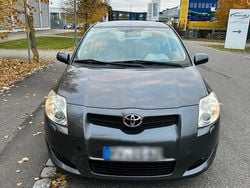 Grau Gebraucht 2007 Toyota Auris Kleinwagen | 4.499 € (Fairer Preis)
