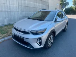 Silber Gebraucht 2022 Kia Stonic Vision SUV | 11.999 €