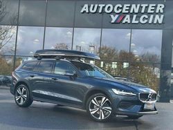 Blau Gebraucht 2022 Volvo V60 CC Pro Kombi | 31.490 € (Fairer Preis)