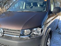 Braun Gebraucht 2020 VW Caravelle Van / Kleinbus | 33.800 € (Guter Preis)