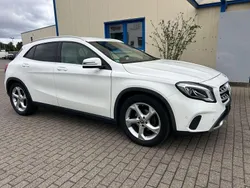 Weiß Gebraucht 2019 Mercedes GLA200 SUV | 20.200 €